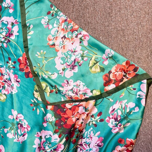 Gucci Floral 100% Silk Scarf Green Pink Design 35" x 70" Rectangle - Picture 7 of 10